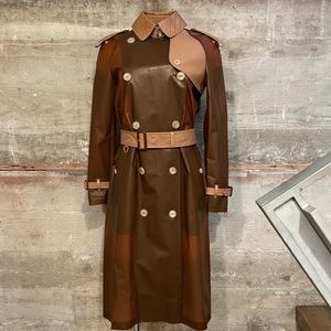 Burberry trench coat, new with tags and verified authentic. It didn’t fit me 😭